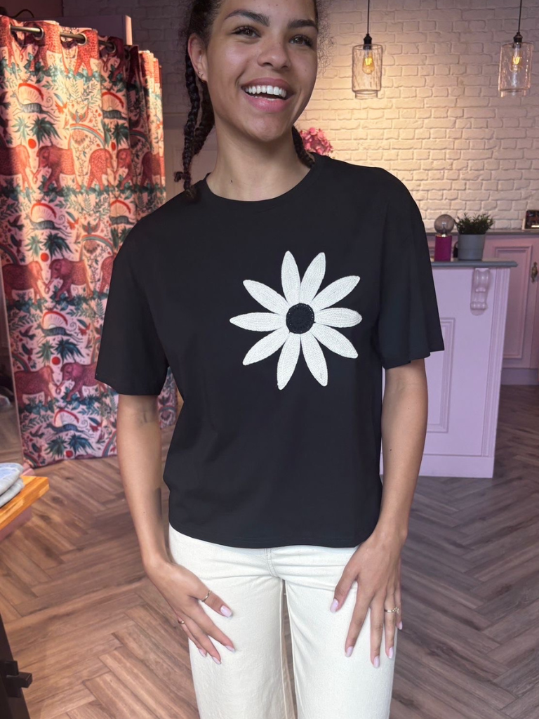Daisy Tee Black
