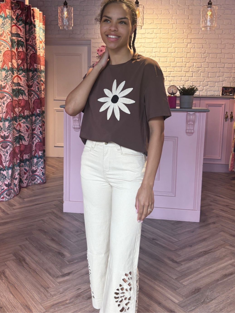 Daisy Tee Brown