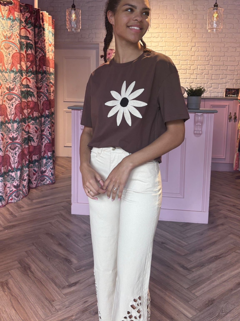 Daisy Tee Brown