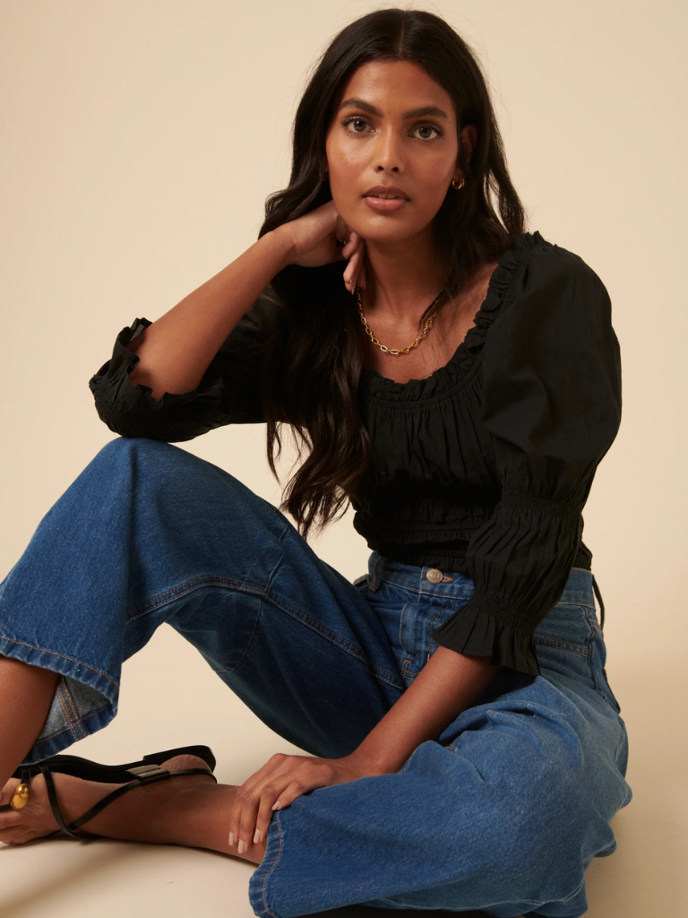 Horseshoe barrel leg jean