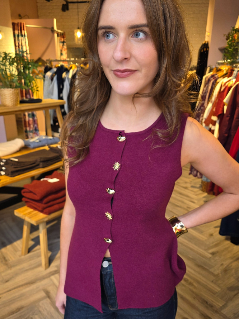Esme Waistcoat Knit Wine