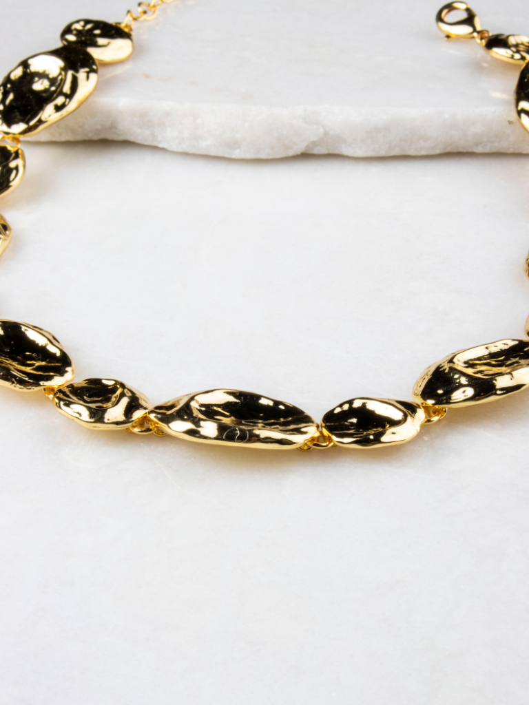 Freda Hammered Short Necklace – Gold Plated