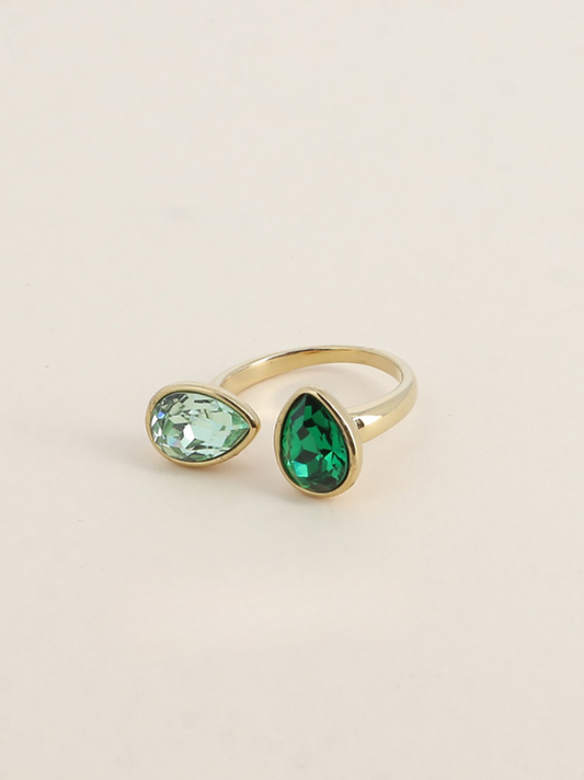 Emrerald Teardrop Ring