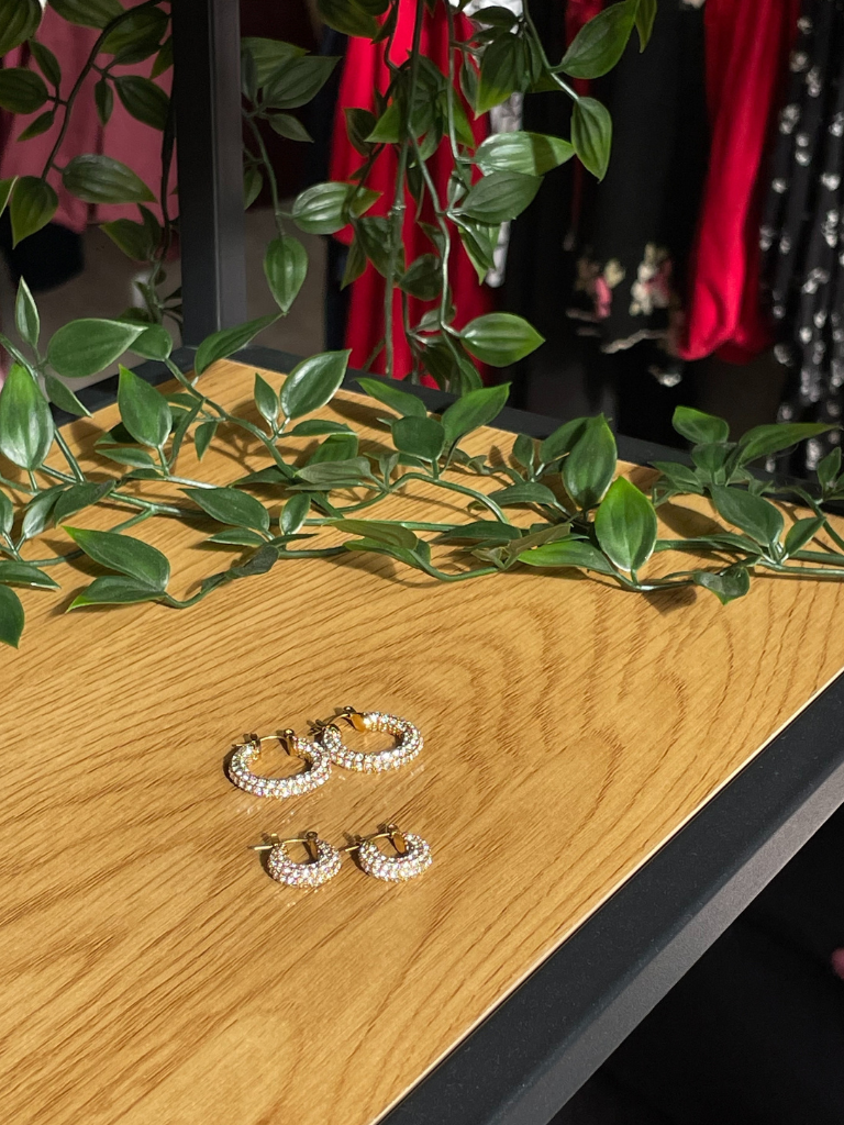 Rita Diamante hoops