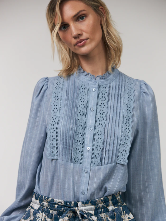 ArielLL Shirt - Light Blue
