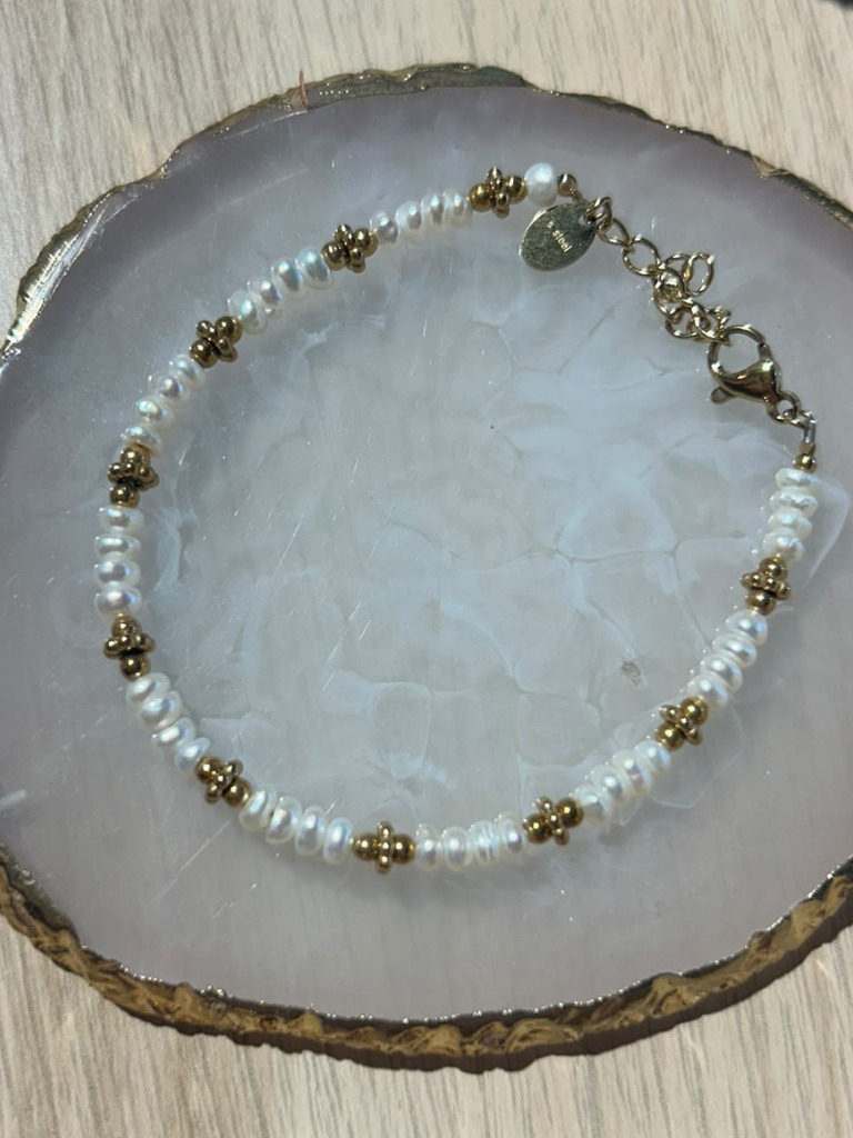 Jane Pearl and Gold Beaded Bracelet