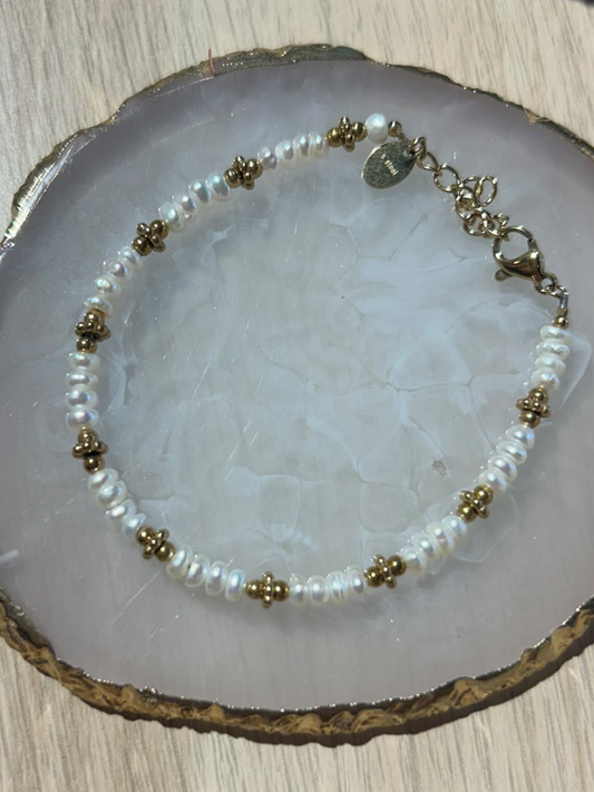 Jane Pearl and Gold Beaded Bracelet