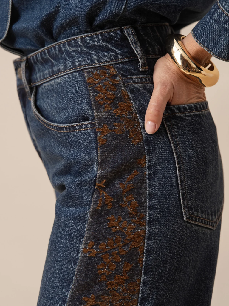 Dona Lace Barrel Jean