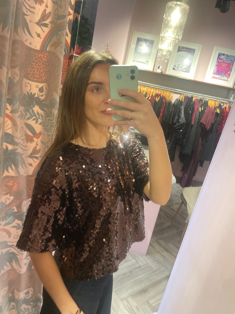 Lexi Short-Sleeve Sequin Top Chocolate